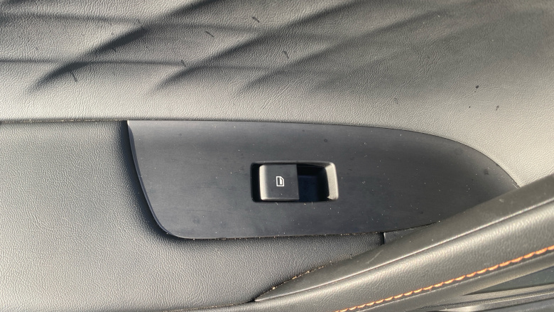 MG HS 1.5 T-GDI Trophy 5dr DCT Petrol Hatchback